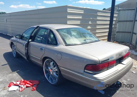 1995 Ford Crown Victoria Lx z USA, uszkodzony, nr VIN 2FALP74W8SX206290